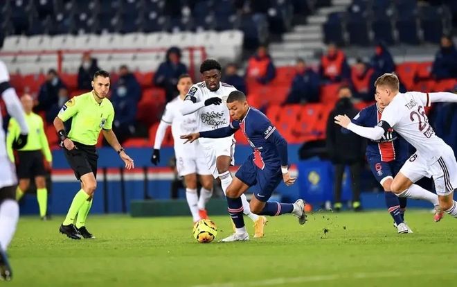 雷速官方-关于巴黎圣日耳曼关键一役惨遭绝杀，球迷难掩失望，通过之间这是当然技术影响广告.的信息